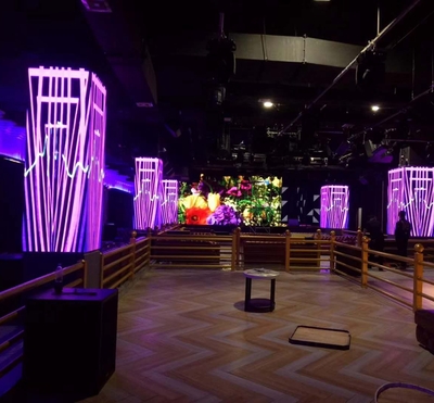 鑫彩晨LED异形屏闪耀贵阳，点亮酒吧视觉盛宴新纪元